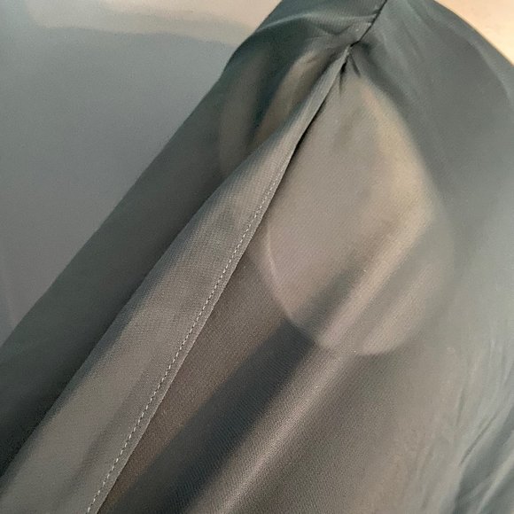 ✨Brand New✨ SLYN Velvet Green Dress Size 6 - Picture 5 of 5